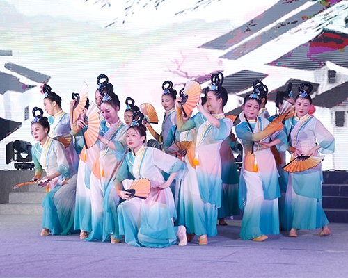 “十度春秋共風(fēng)雨 百年新程再起航”，南康城發(fā)集團十周年慶典晚會精彩回眸